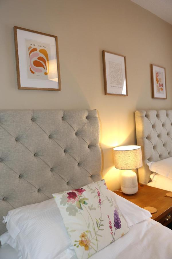 The Waves: Yorkshire Coast 4*