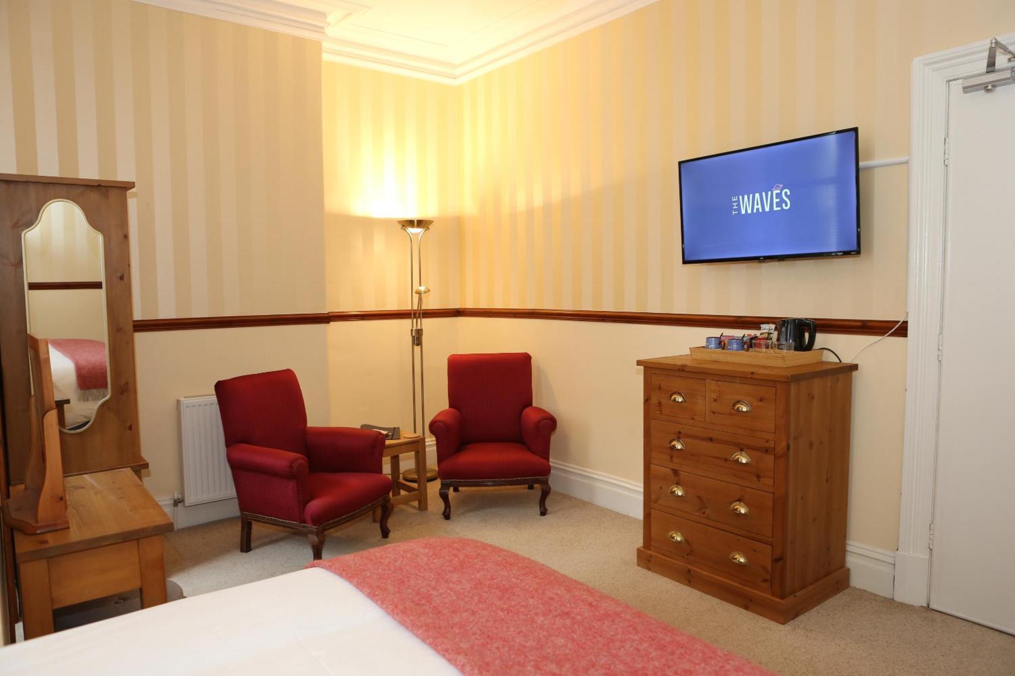The Waves: Yorkshire Coast 4*